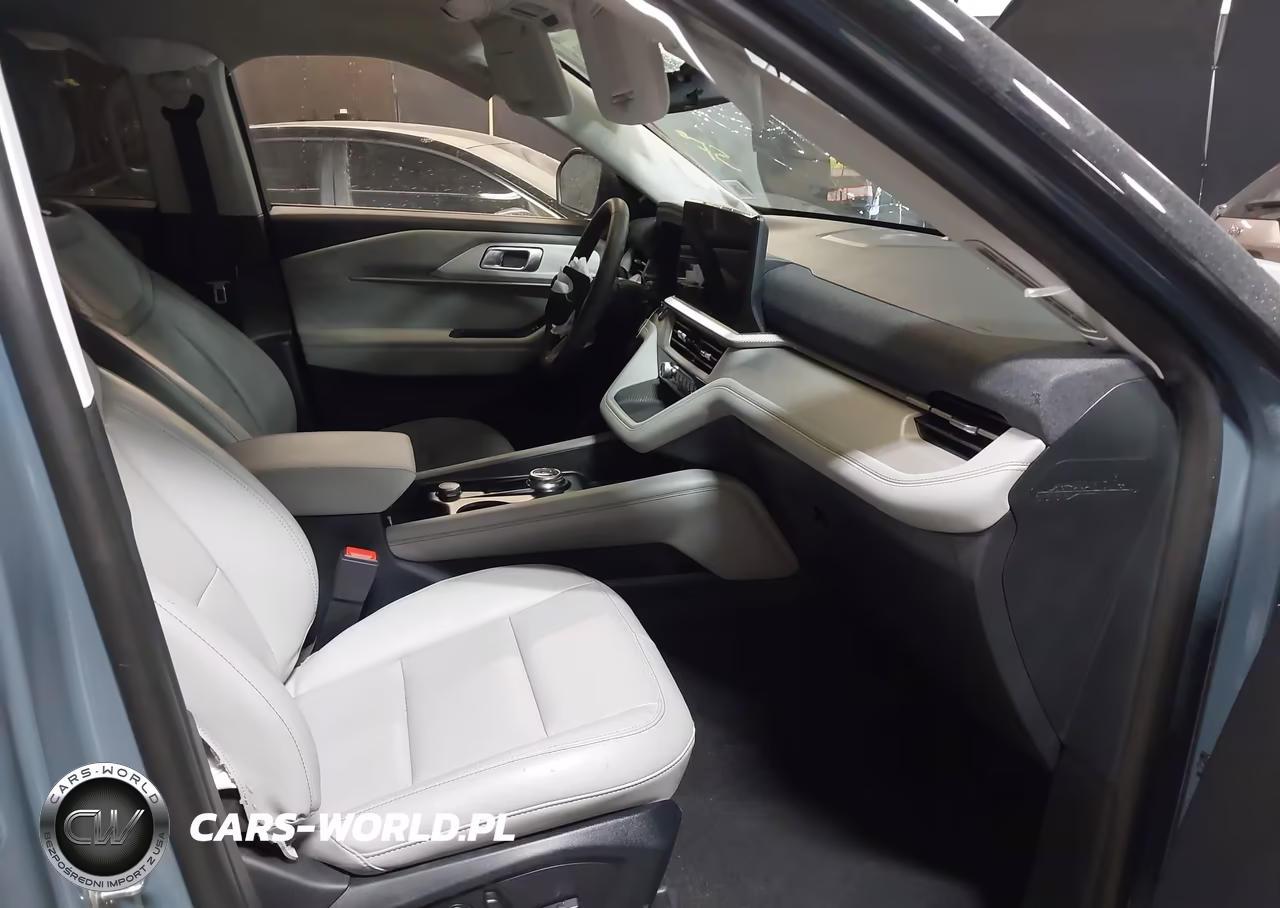 2026 Ford Explorer Active W-200A Pkg VIN:1FMUK8DH6TGA32386 - 5