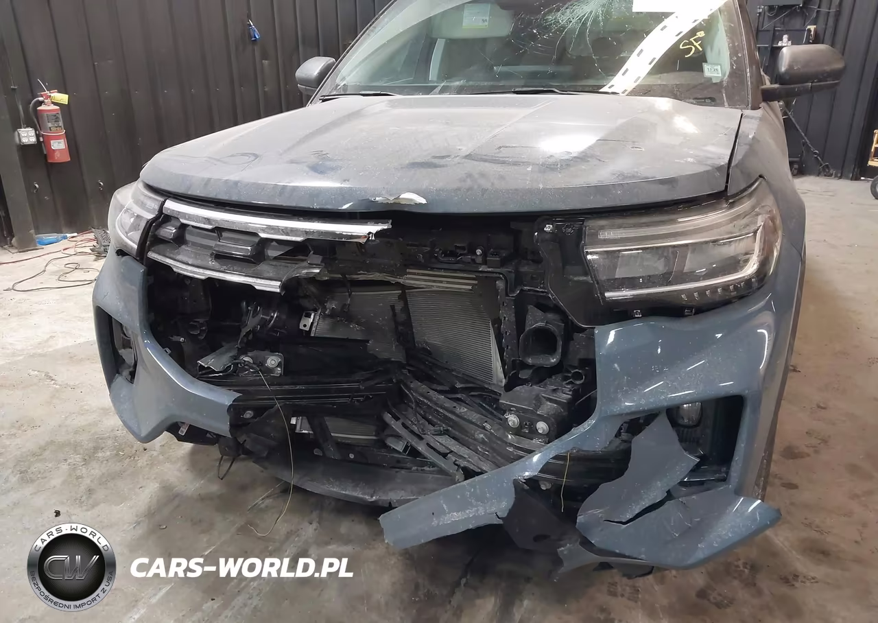 2026 Ford Explorer Active W-200A Pkg VIN:1FMUK8DH6TGA32386 - 6