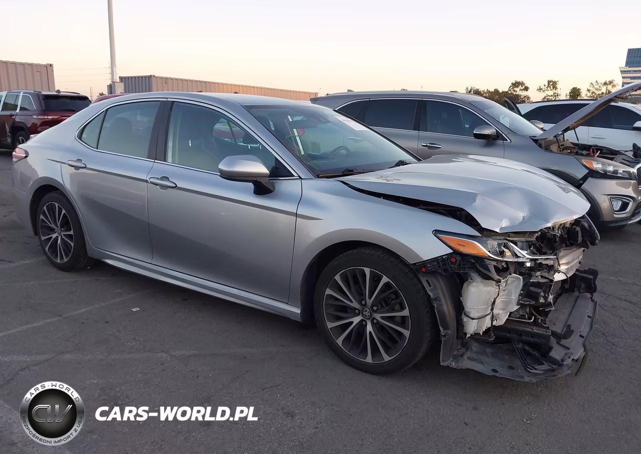 2020 Toyota Camry Se – zdjęcie 1 z 17