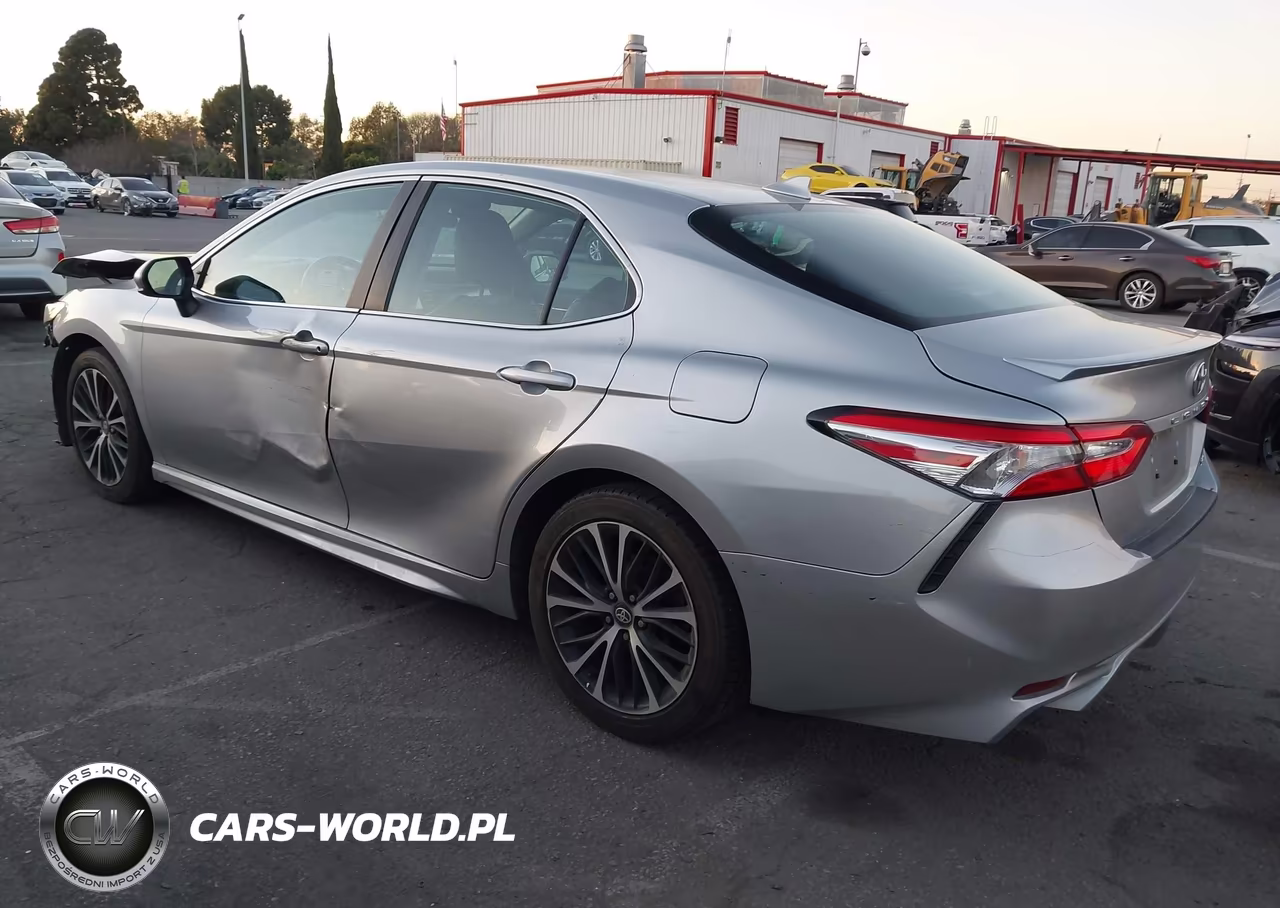 2020 Toyota Camry Se VIN:4T1G11AK0LU989749 - 3