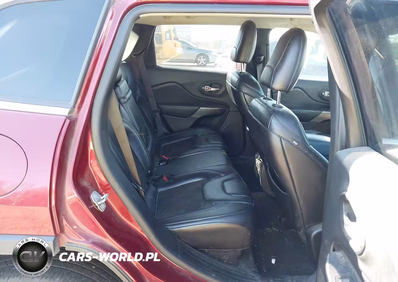 2019 Jeep Cherokee Latitude Plus Fwd VIN:1C4PJLLB3KD176658 - 8