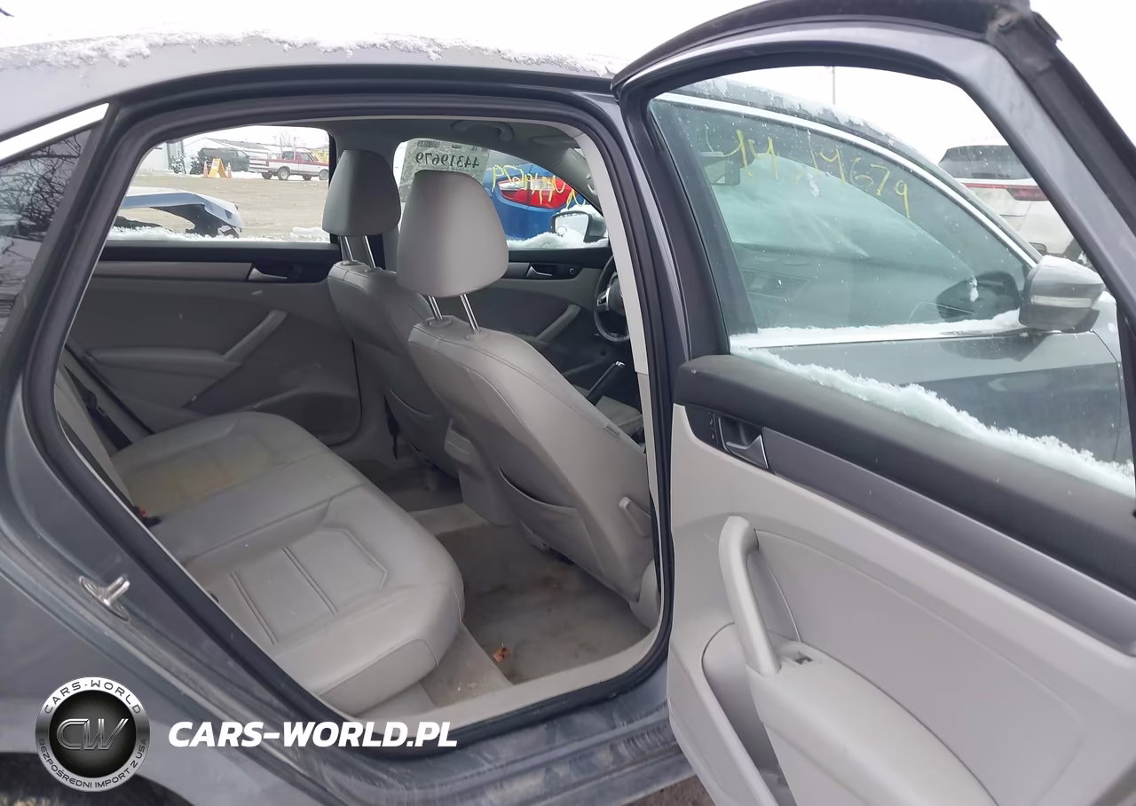 2015 Volkswagen Passat 1.8T Limited Edition VIN:1VWAT7A32FC092228 - 8
