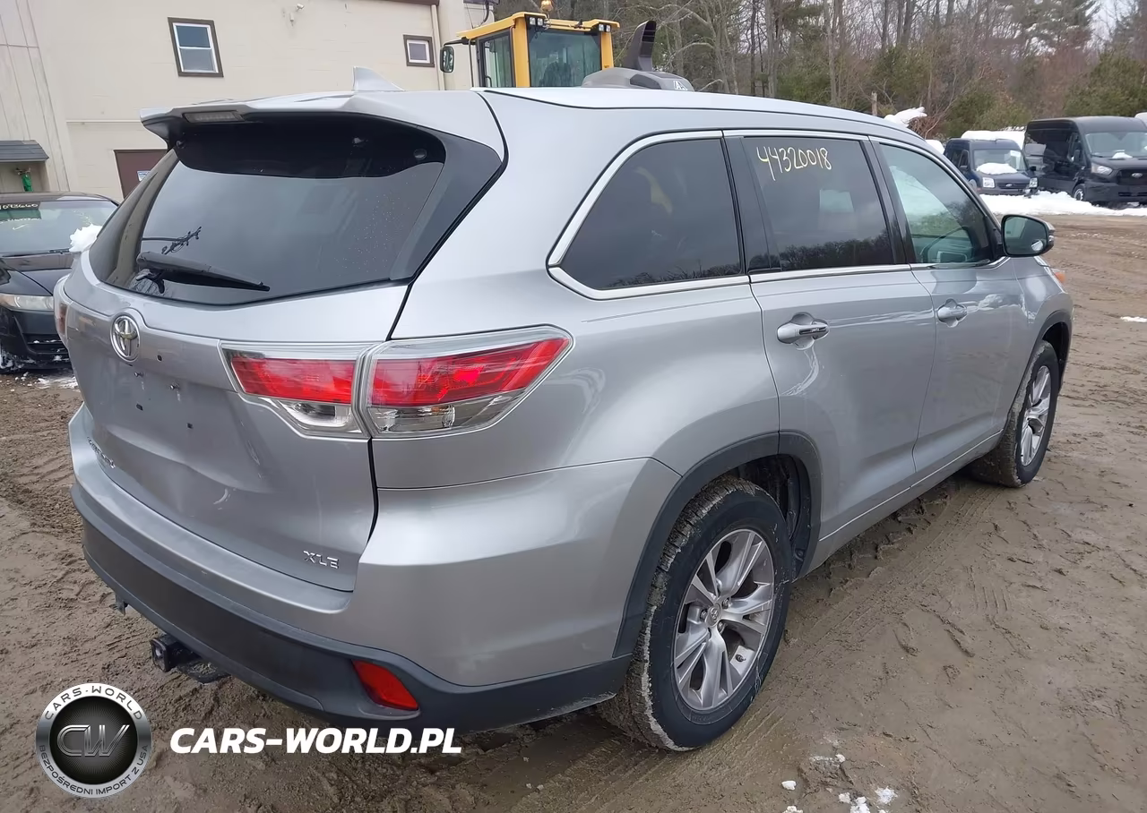 2015 Toyota Highlander Xle V6 VIN:5TDKKRFHXFS098951 - 4