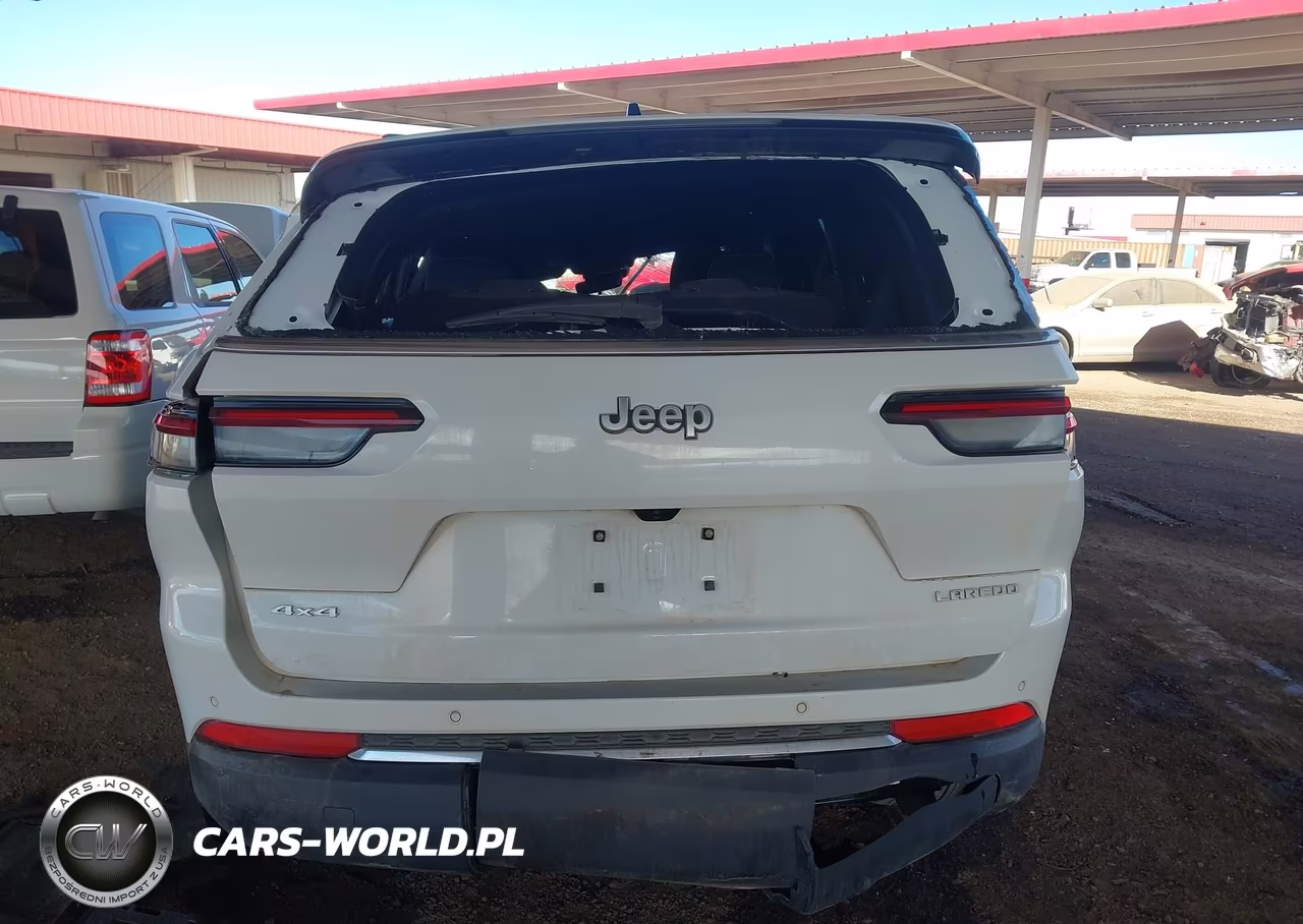 2025 Jeep Grand Cherokee L Laredo 4X4 VIN:1C4RJKAG0S8723024 - 17