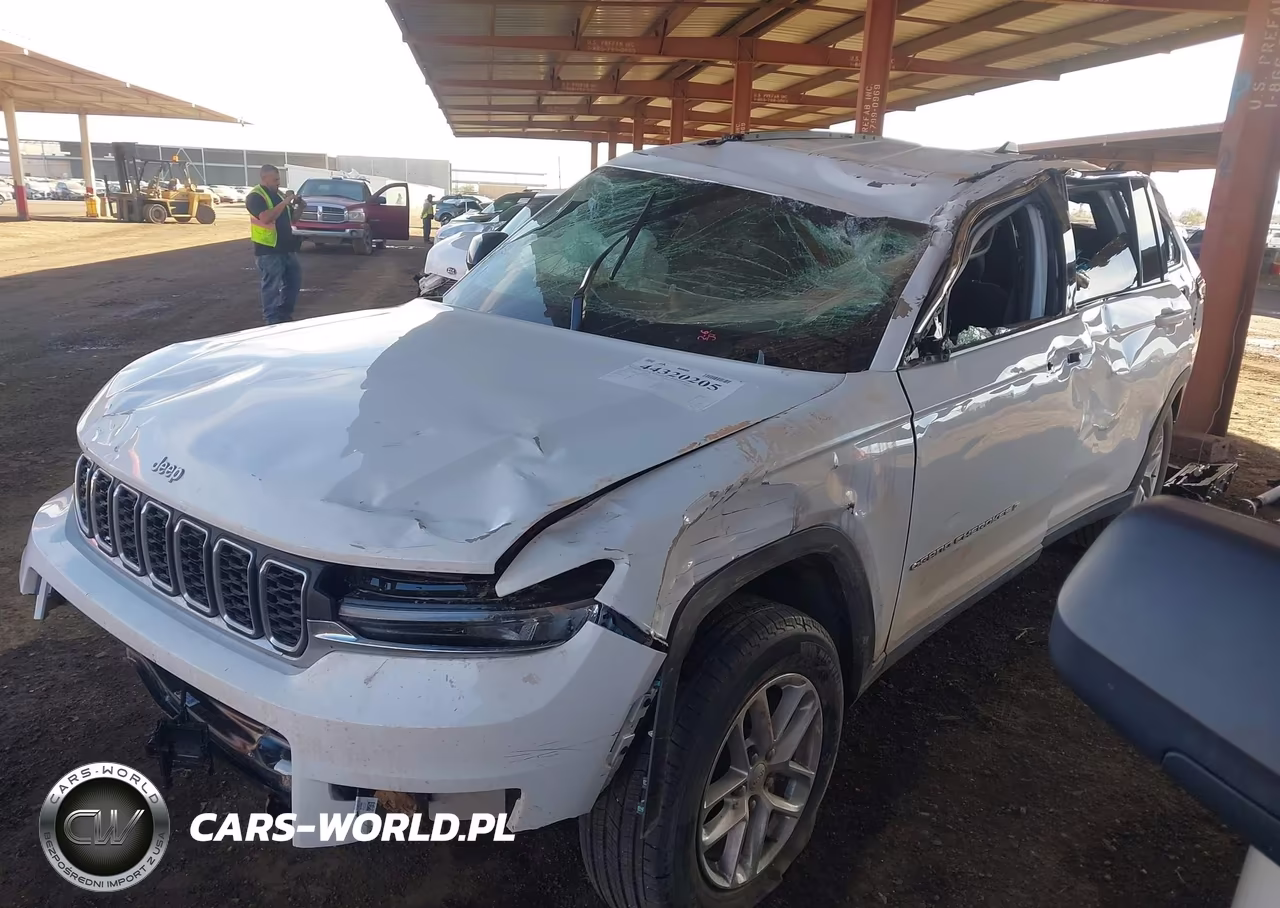 2025 Jeep Grand Cherokee L Laredo 4X4 VIN:1C4RJKAG0S8723024 - 2