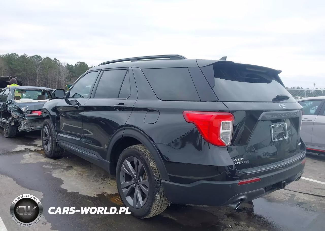 2023 Ford Explorer Xlt VIN:1FMSK8DH2PGB30439 - 3