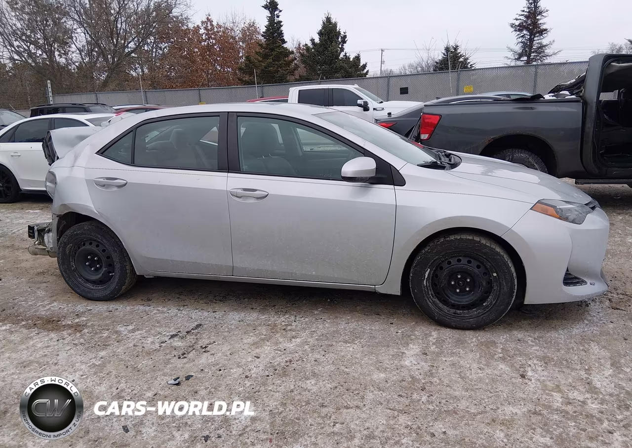 2018 Toyota Corolla Le VIN:2T1BURHE2JC982350 - 14