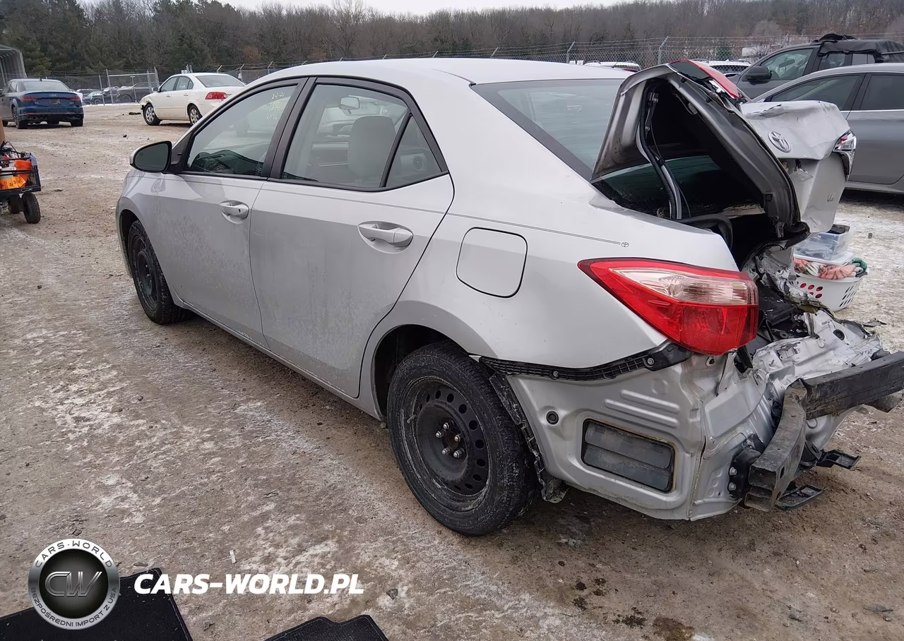 2018 Toyota Corolla Le VIN:2T1BURHE2JC982350 - 3