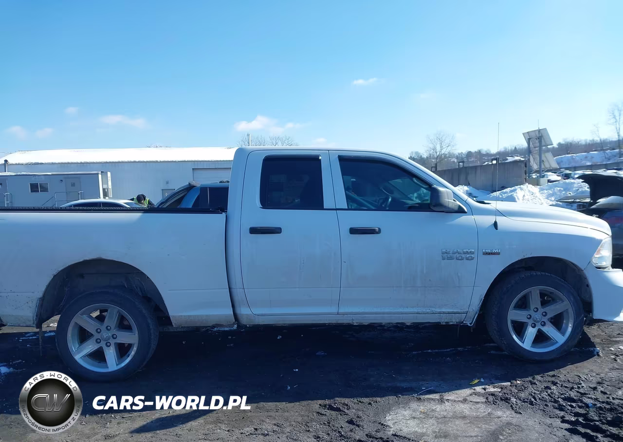 2018 Ram 1500 Express 4X4 6'4 Box VIN:1C6RR7FT5JS124527 - 13