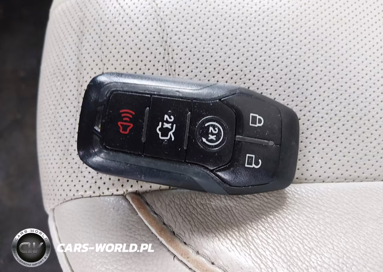 2015 Ford Fusion Titanium VIN:3FA6P0K91FR186261 - 11