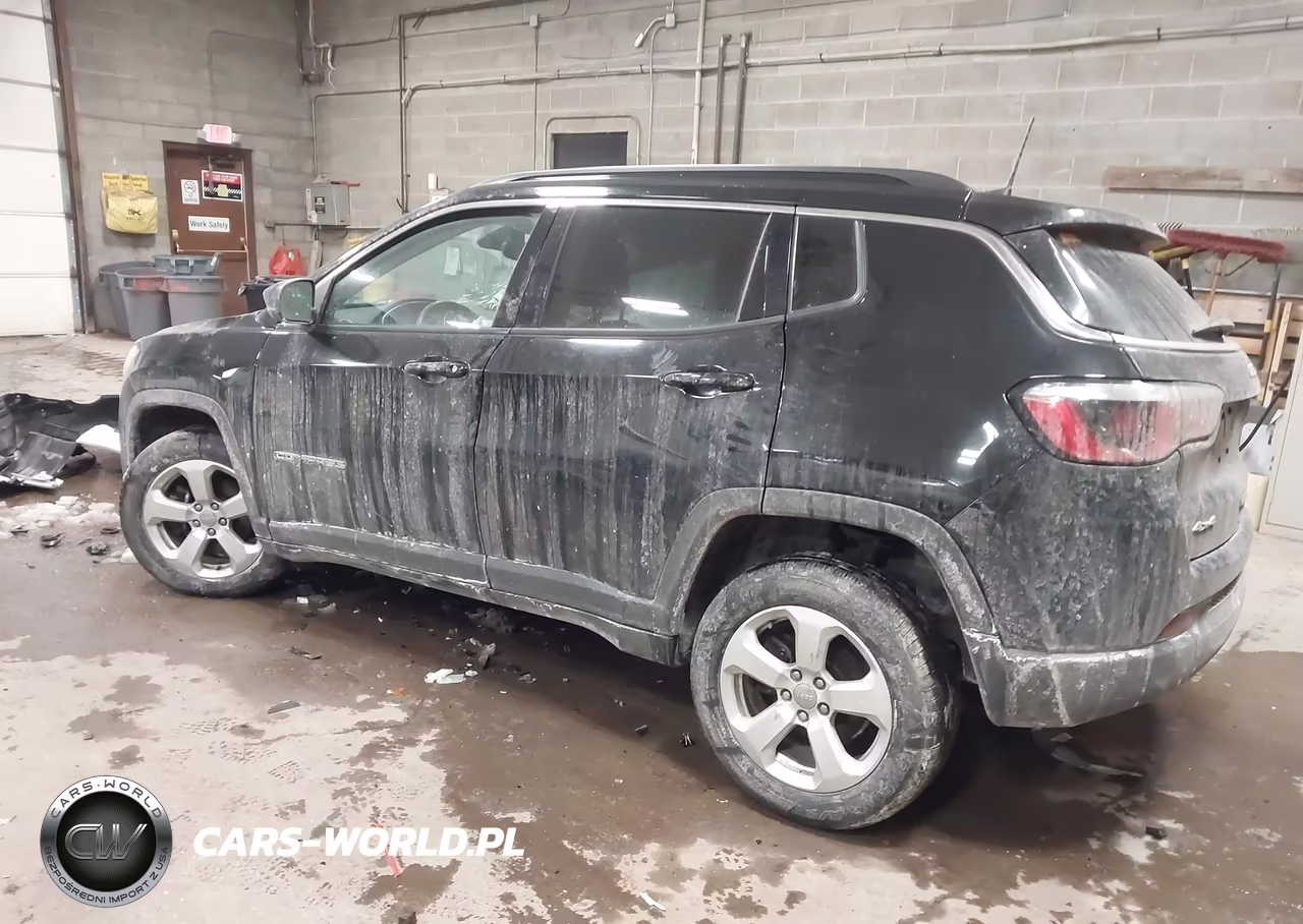 2020 Jeep Compass Latitude 4X4 VIN:3C4NJDBB2LT100522 - 3