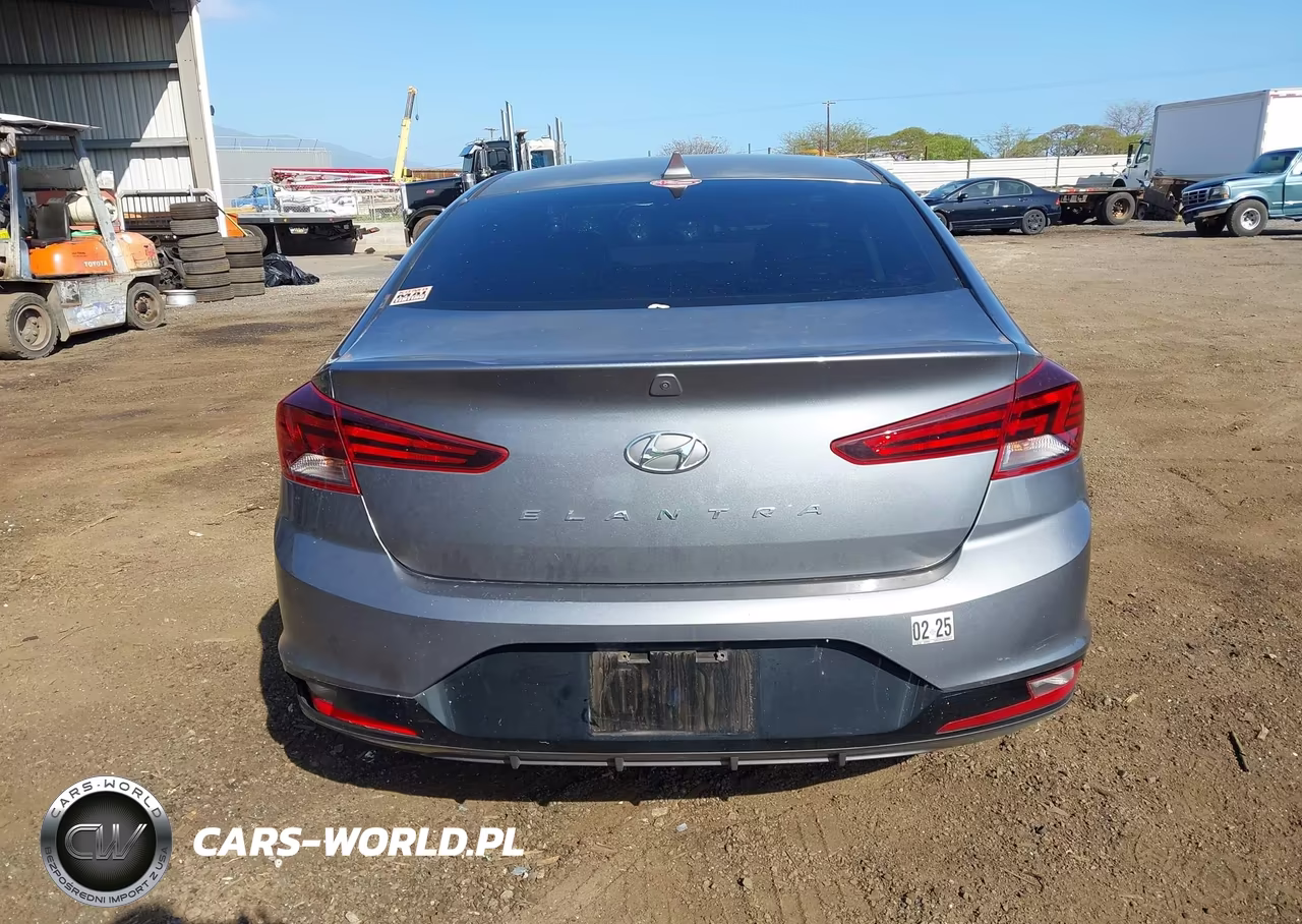 2019 Hyundai Elantra Sel VIN:5NPD84LF8KH404462 - 17