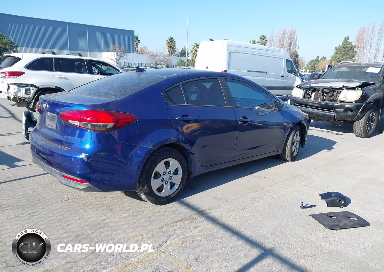2017 Kia Forte Lx VIN:3KPFK4A76HE142654 - 4