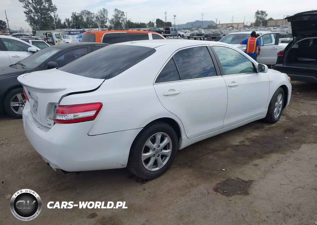 2011 Toyota Camry Le VIN:4T4BF3EK9BR111565 - 4