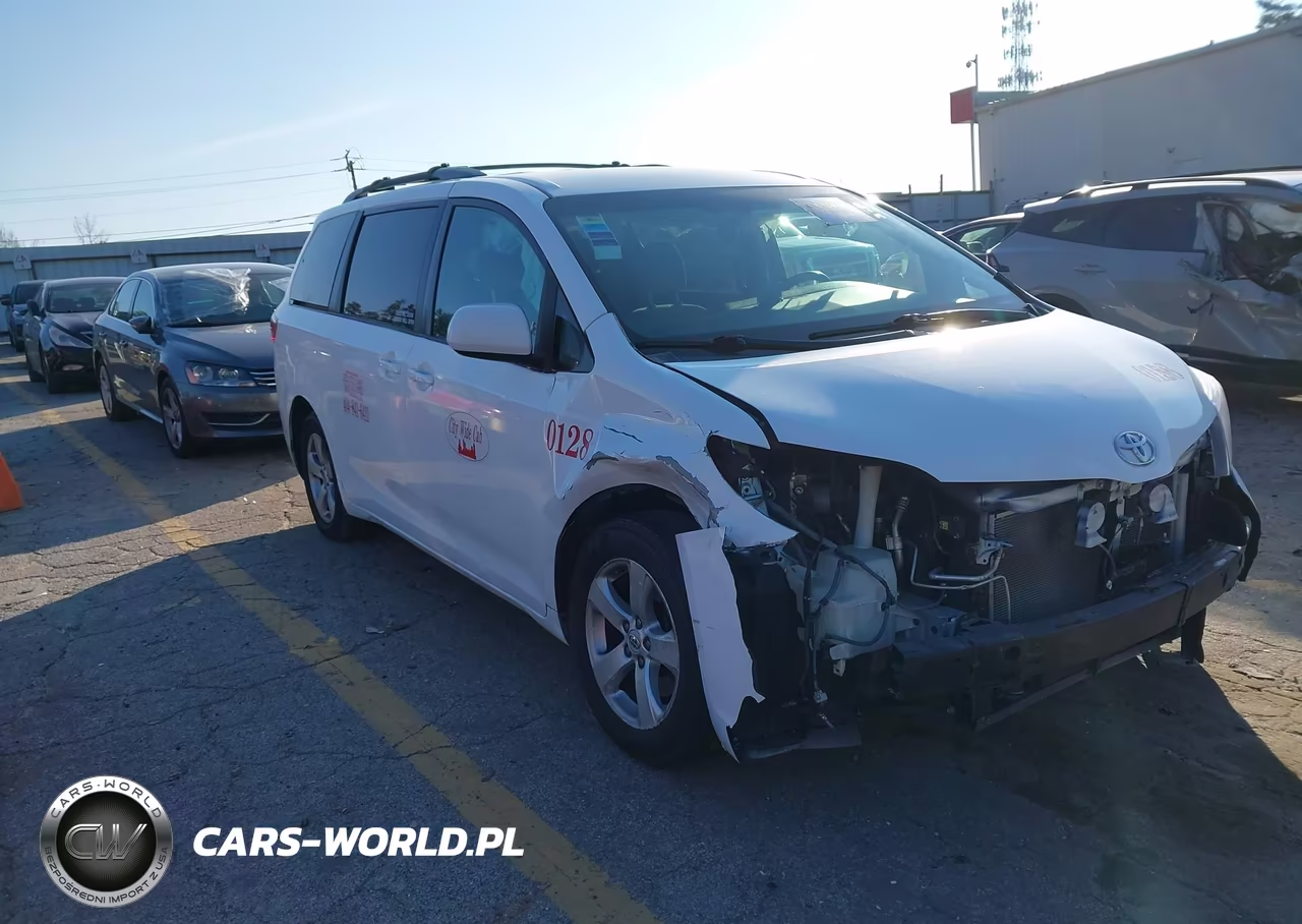 2017 Toyota Sienna Le 8 Passenger