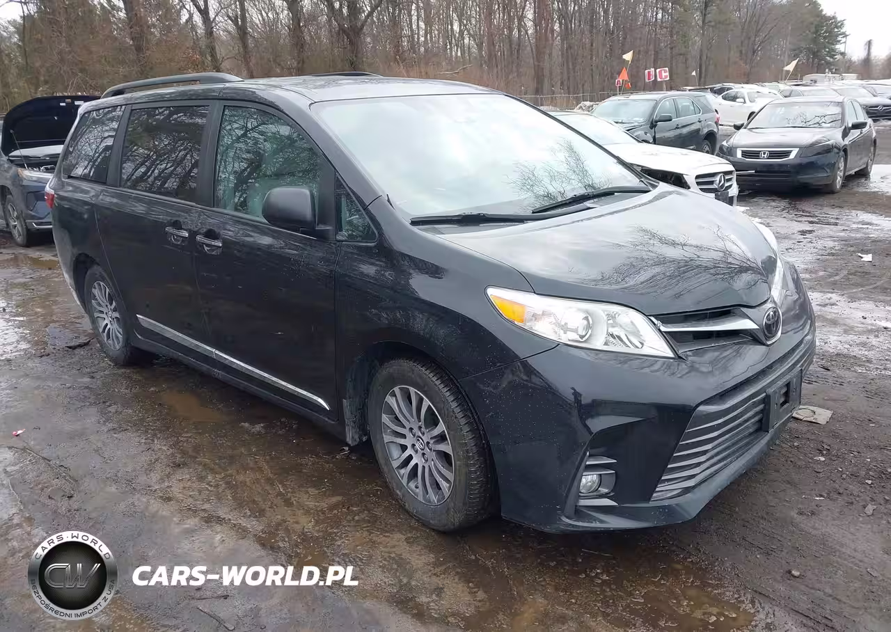 2018 Toyota Sienna Xle 8 Passenger