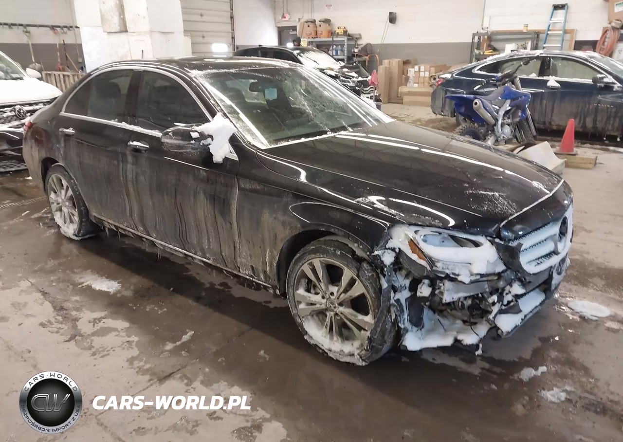 2018 Mercedes-Benz C 300 4Matic – zdjęcie 1 z 16
