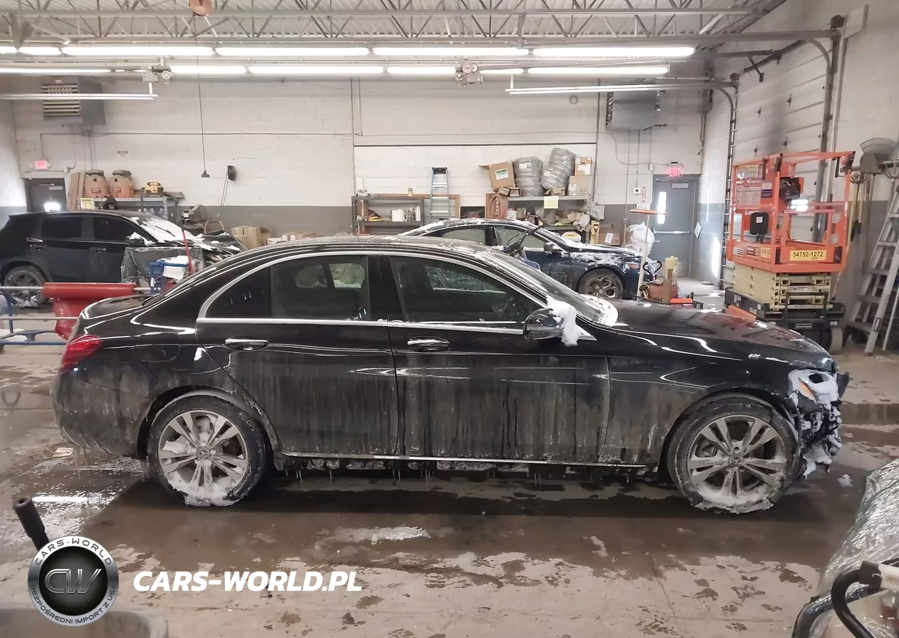 2018 Mercedes-Benz C 300 4Matic VIN:55SWF4KB8JU260999 - 13