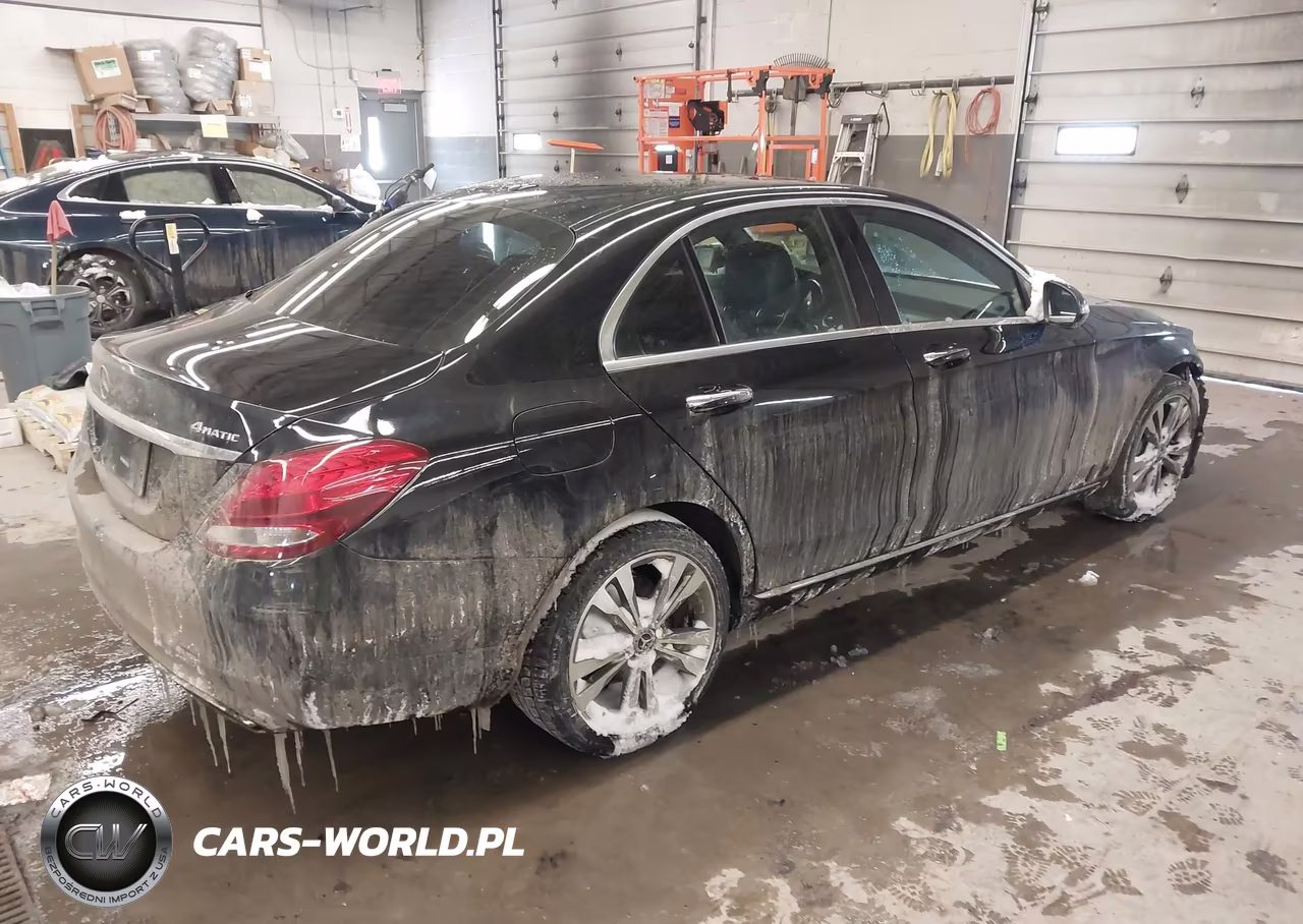 2018 Mercedes-Benz C 300 4Matic VIN:55SWF4KB8JU260999 - 4