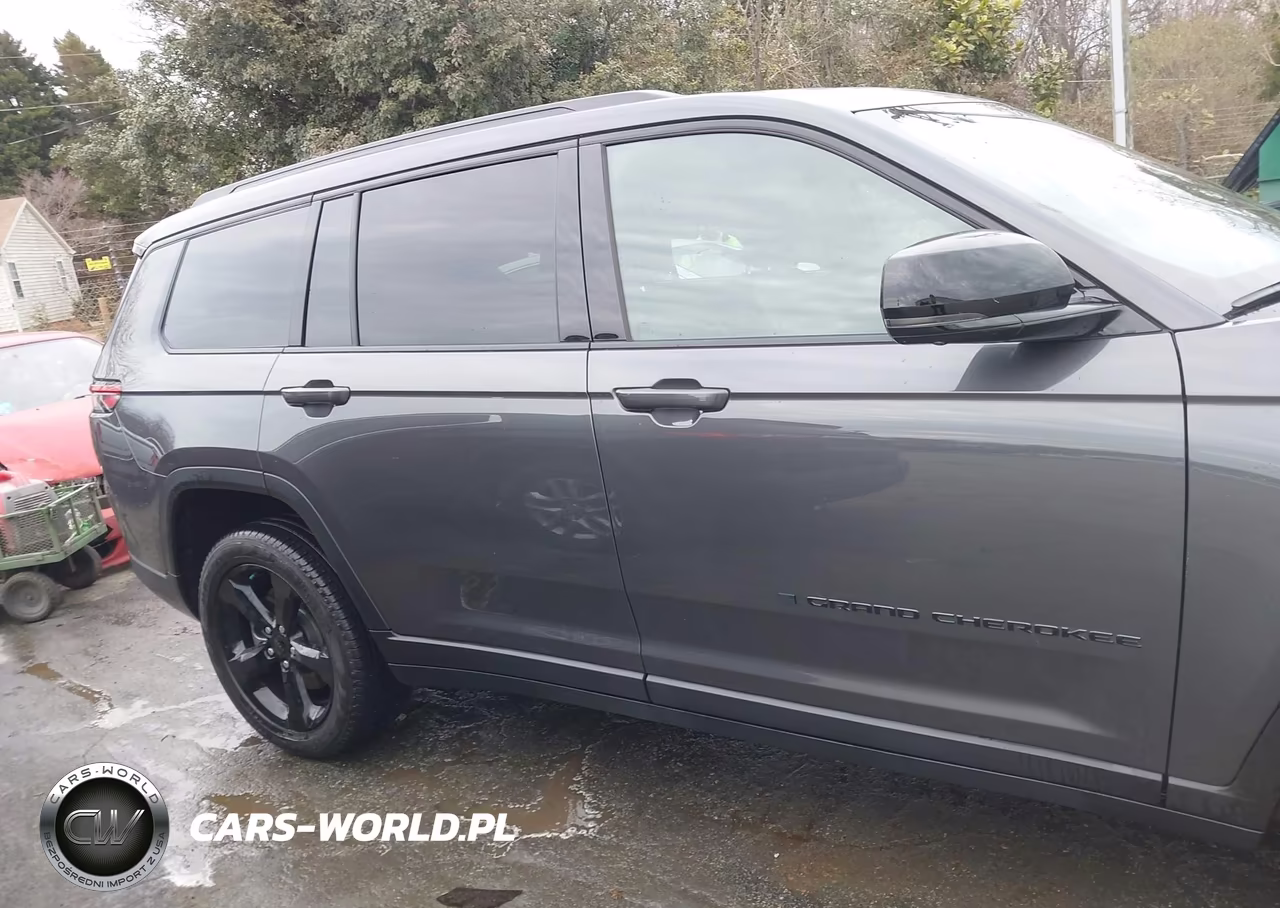 2025 Jeep Grand Cherokee L Limited 4X4 VIN:1C4RJKBG4S8650741 - 13