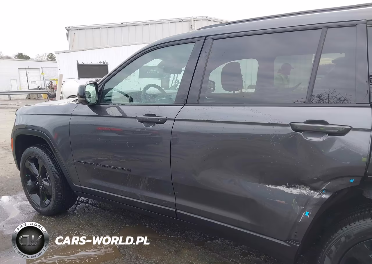 2025 Jeep Grand Cherokee L Limited 4X4 VIN:1C4RJKBG4S8650741 - 14
