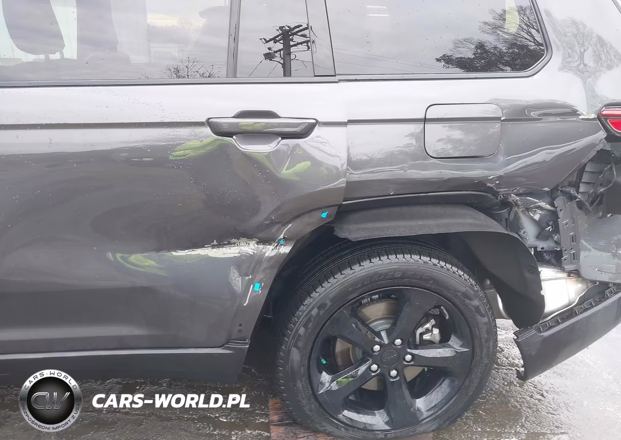 2025 Jeep Grand Cherokee L Limited 4X4 VIN:1C4RJKBG4S8650741 - 6
