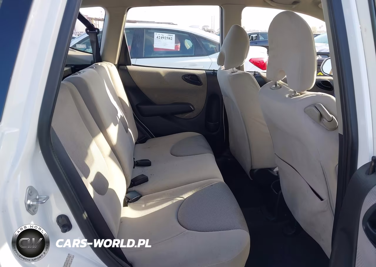 2007 Honda Fit Sport VIN:JHMGD38657S021968 - 8