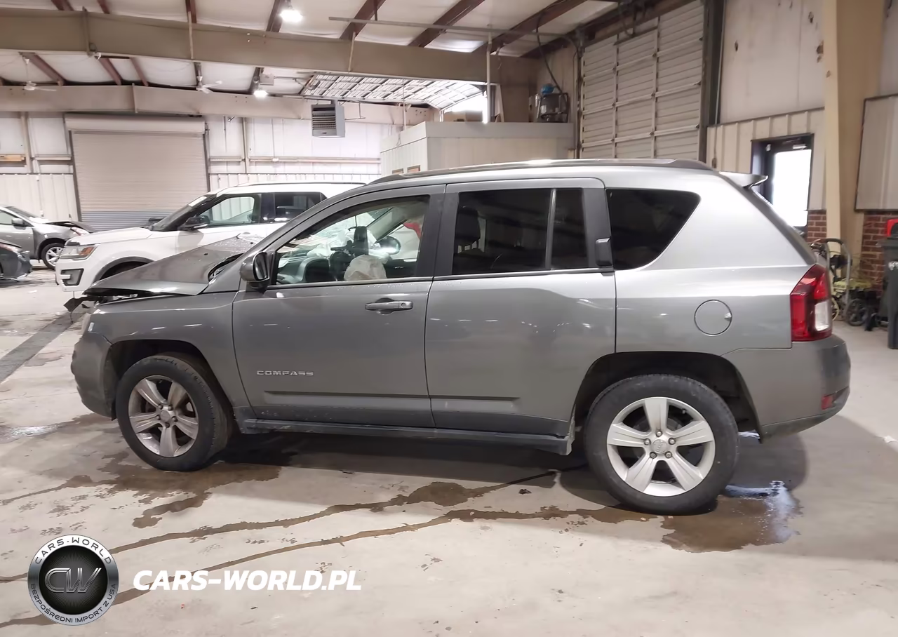 2014 Jeep Compass Latitude VIN:1C4NJCEA5ED624642 - 14