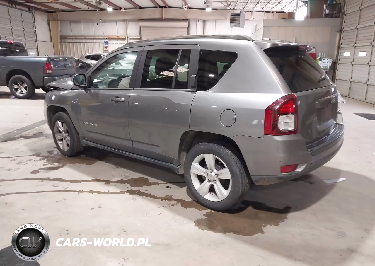 2014 Jeep Compass Latitude VIN:1C4NJCEA5ED624642 - 3
