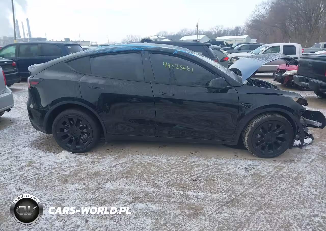 2024 Tesla Model Y Long Range Dual Motor All-Wheel Drive VIN:7SAYGDEE1RF204639 - 14