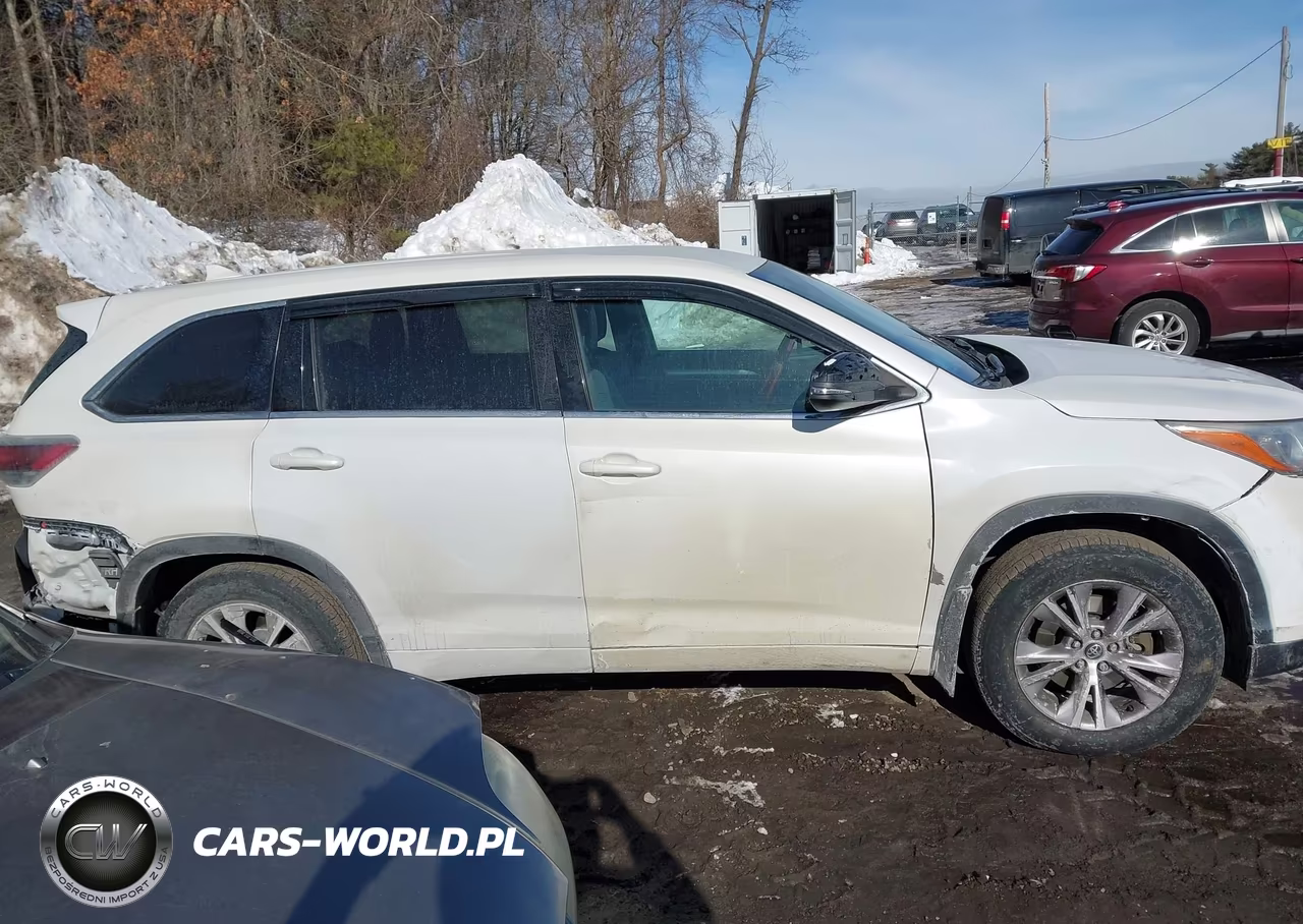 2016 Toyota Highlander Le Plus V6 VIN:5TDBKRFHXGS323290 - 13