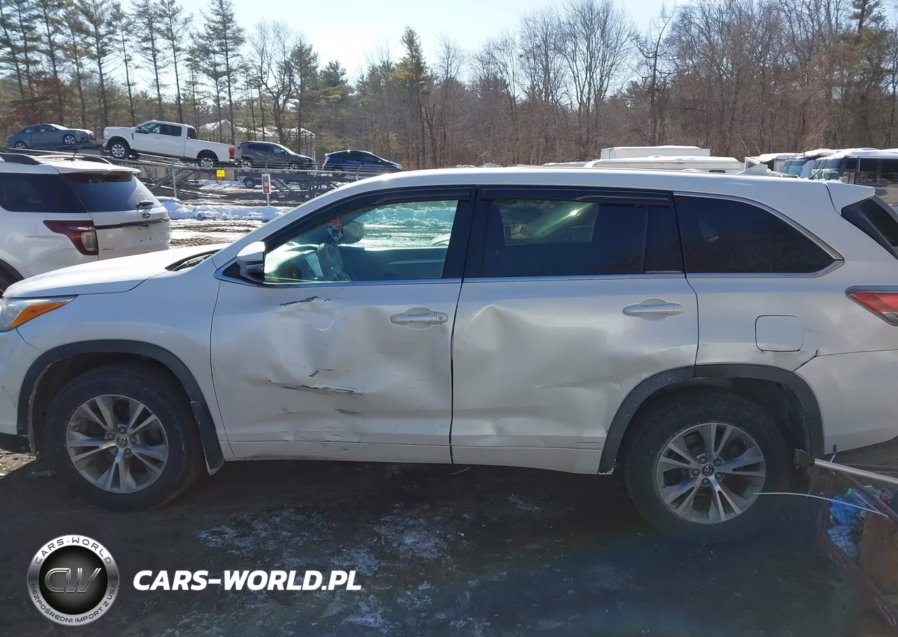 2016 Toyota Highlander Le Plus V6 VIN:5TDBKRFHXGS323290 - 14