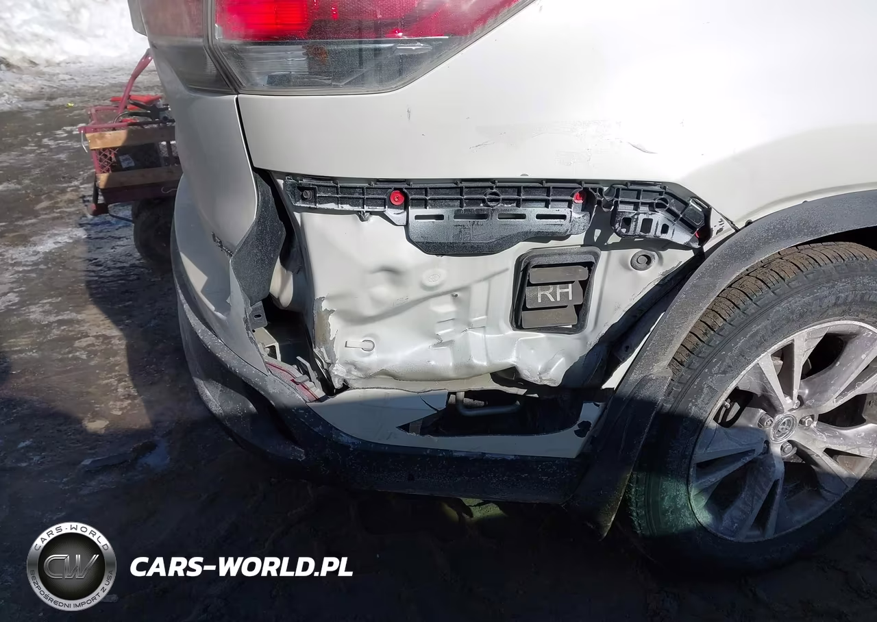 2016 Toyota Highlander Le Plus V6 VIN:5TDBKRFHXGS323290 - 17