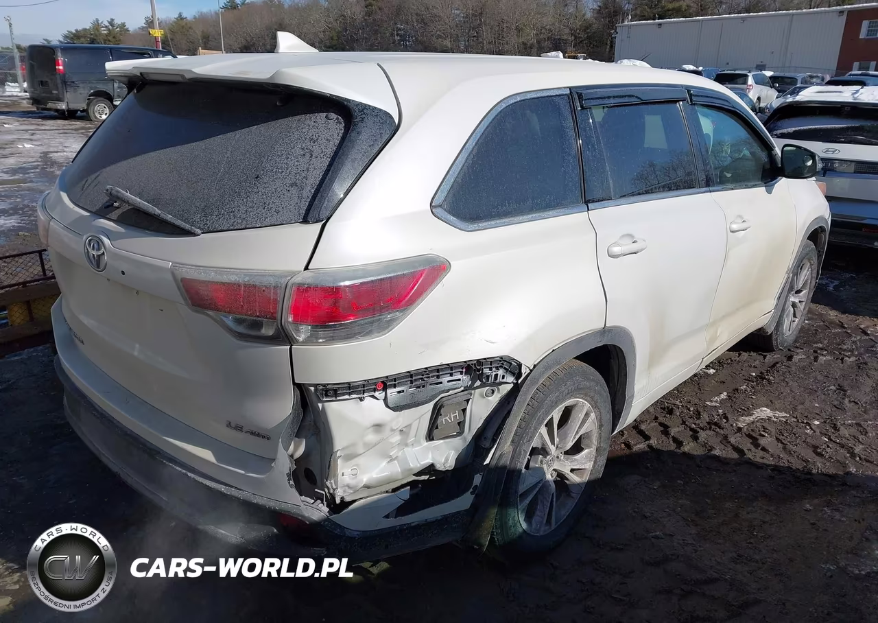 2016 Toyota Highlander Le Plus V6 VIN:5TDBKRFHXGS323290 - 4