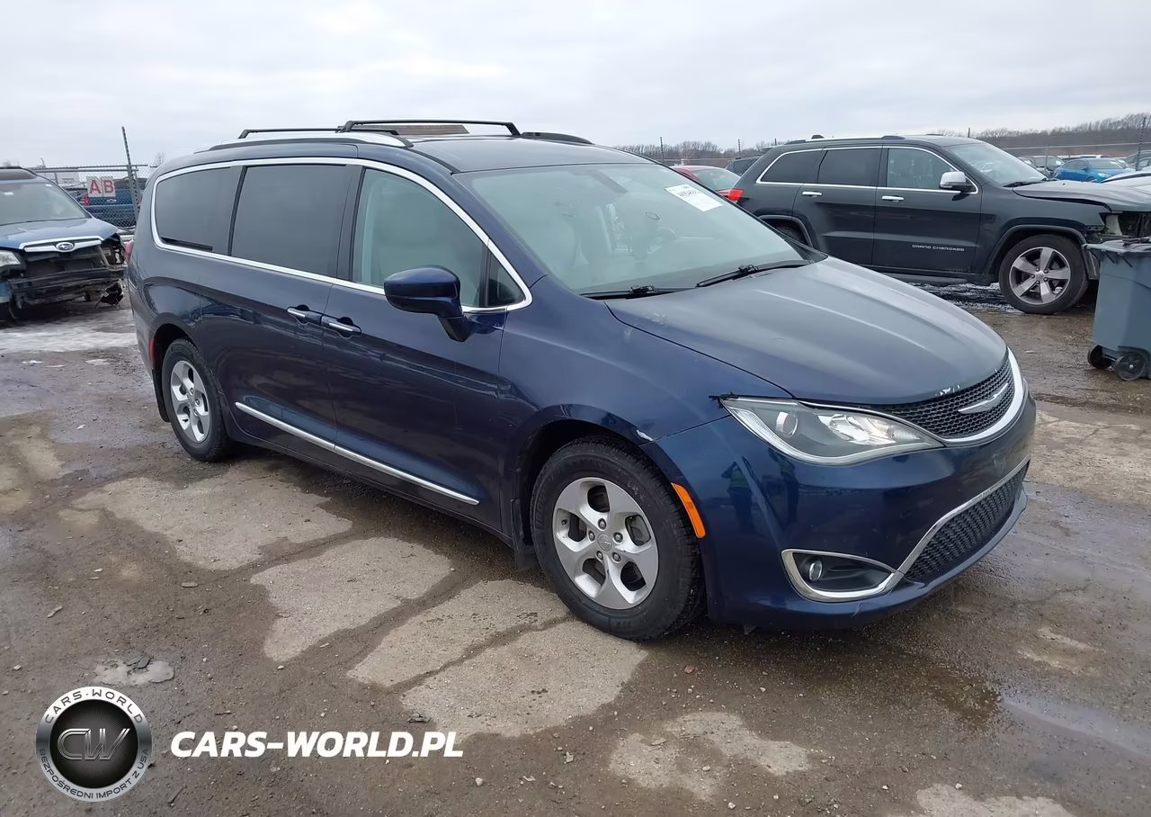 2017 Chrysler Pacifica Touring-L Plus