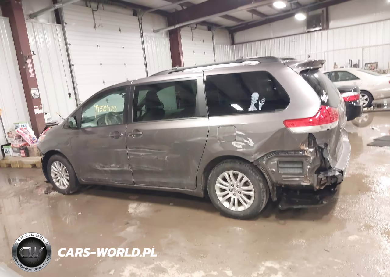 2014 Toyota Sienna Xle V6 8 Passenger VIN:5TDYK3DC0ES417206 - 13