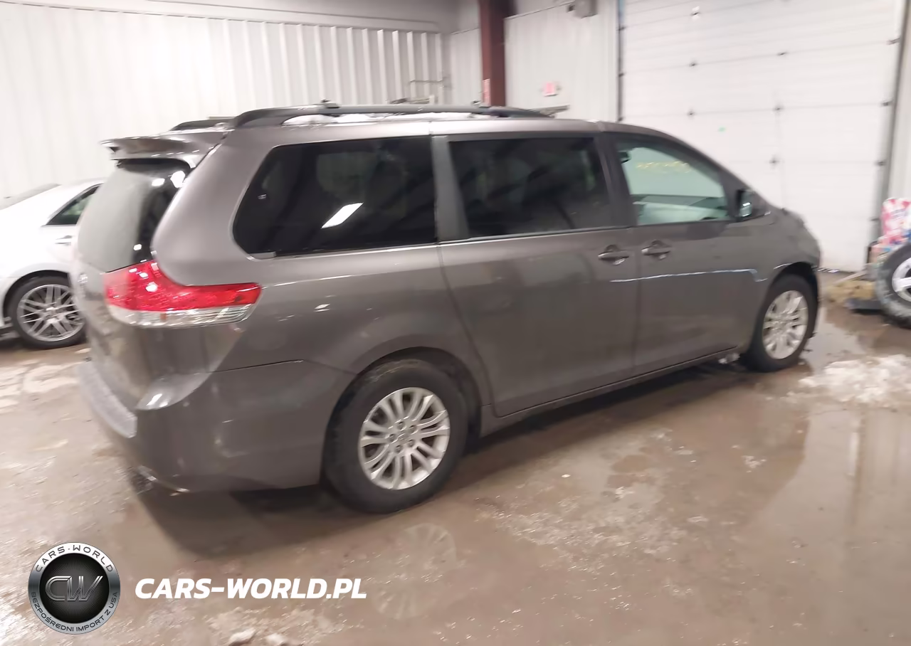2014 Toyota Sienna Xle V6 8 Passenger VIN:5TDYK3DC0ES417206 - 4