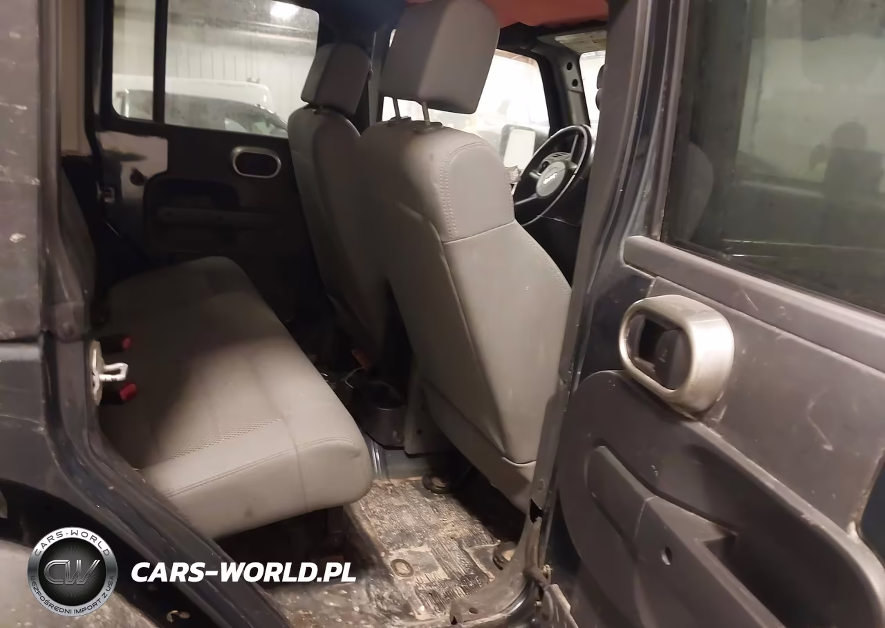 2008 Jeep Wrangler Unlimited Rubicon VIN:1J4GA69148L593148 - 8