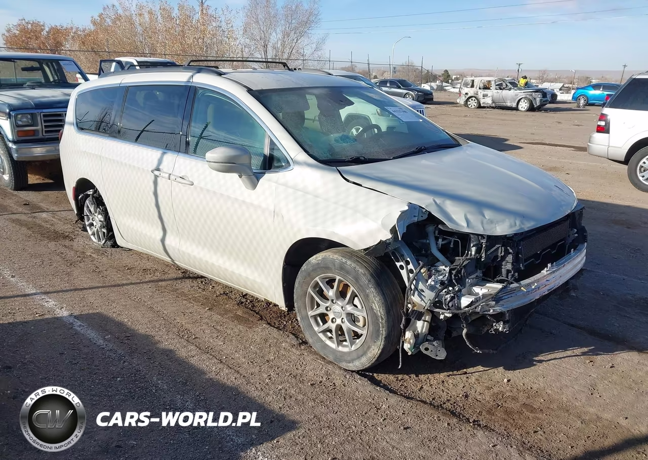 2021 Chrysler Pacifica Touring – zdjęcie 1 z 17