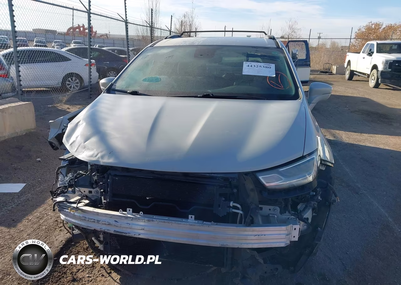 2021 Chrysler Pacifica Touring VIN:2C4RC1FG5MR514947 - 12