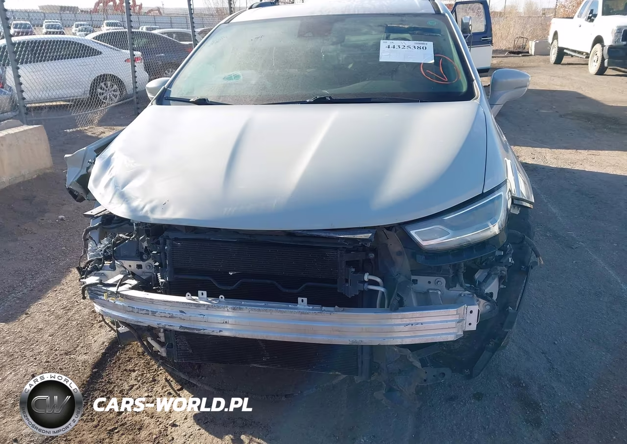 2021 Chrysler Pacifica Touring VIN:2C4RC1FG5MR514947 - 6