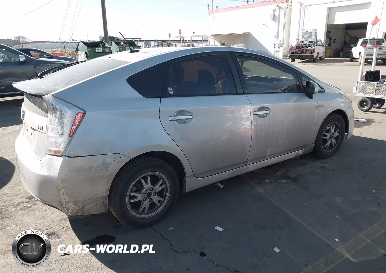 2011 Toyota Prius Four VIN:JTDKN3DU7B1400661 - 4