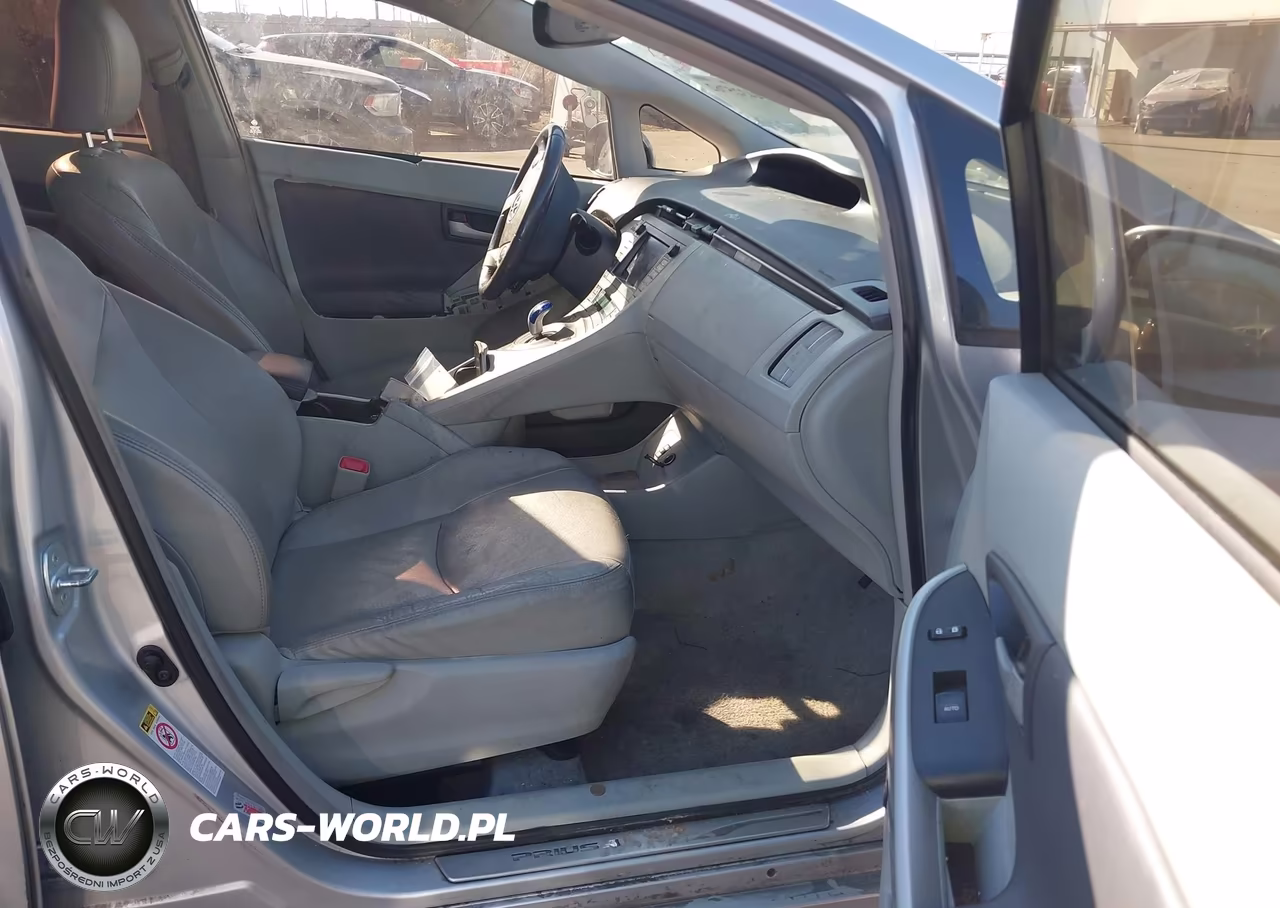 2011 Toyota Prius Four VIN:JTDKN3DU7B1400661 - 5