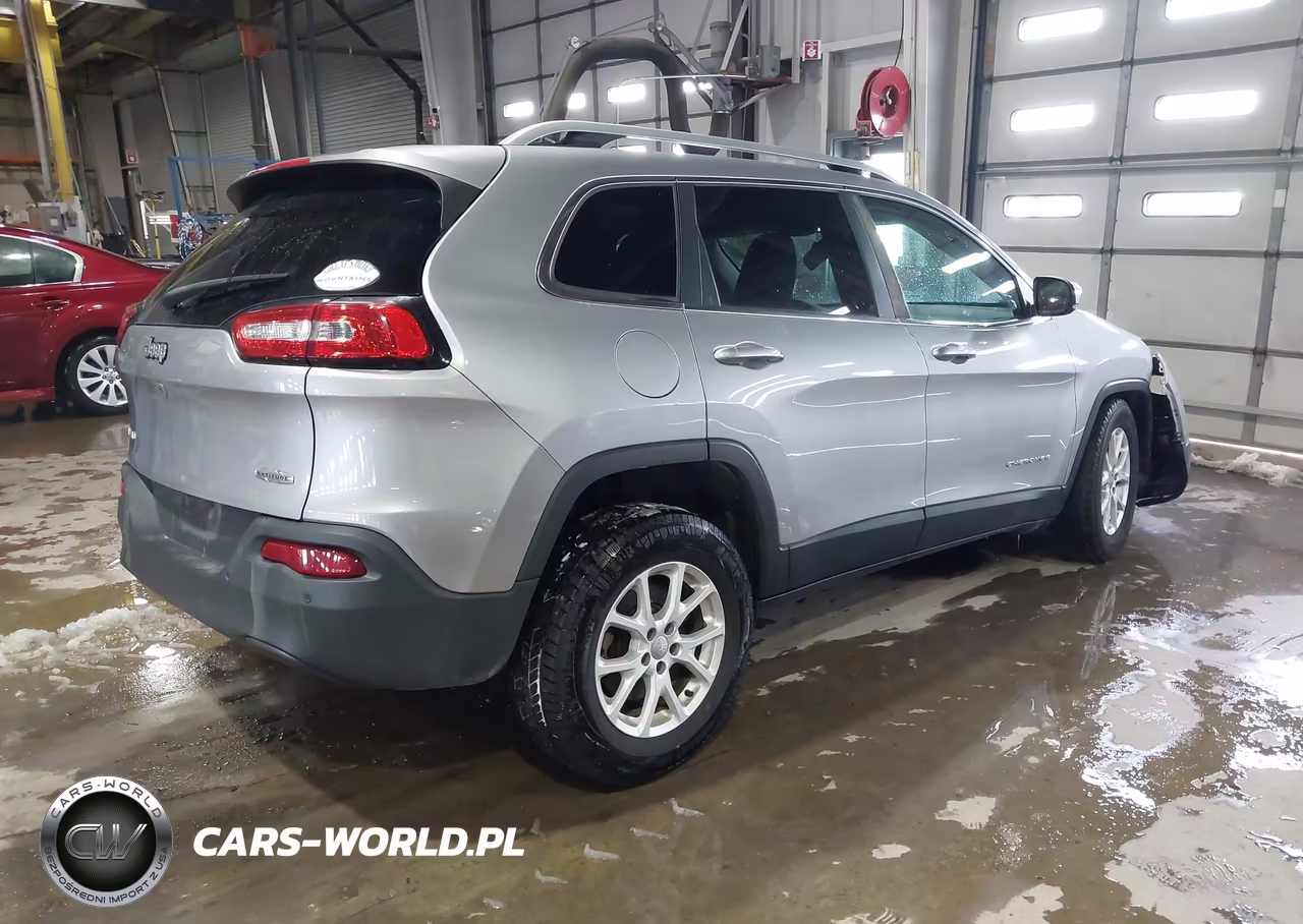 2017 Jeep Cherokee Latitude 4X4 VIN:1C4PJMCB1HW620316 - 4