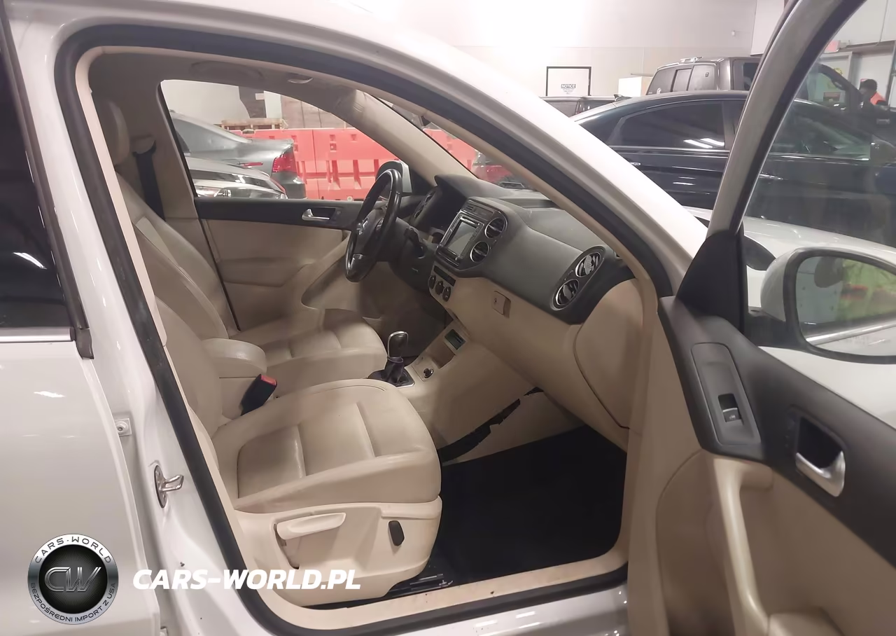 2017 Volkswagen Tiguan 2.0T Wolfsburg Edition VIN:WVGRV7AX9HK003259 - 5