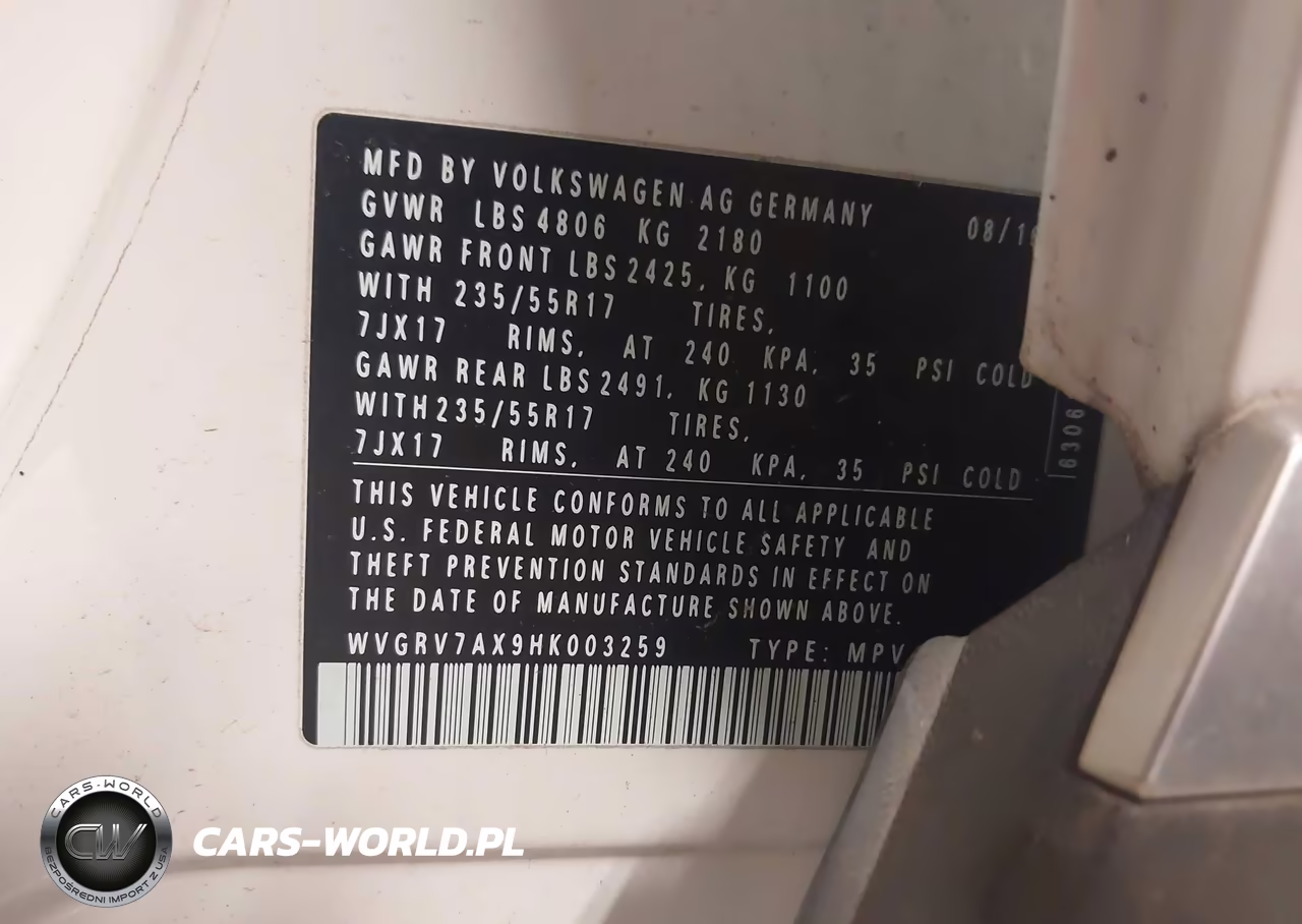 2017 Volkswagen Tiguan 2.0T Wolfsburg Edition VIN:WVGRV7AX9HK003259 - 9
