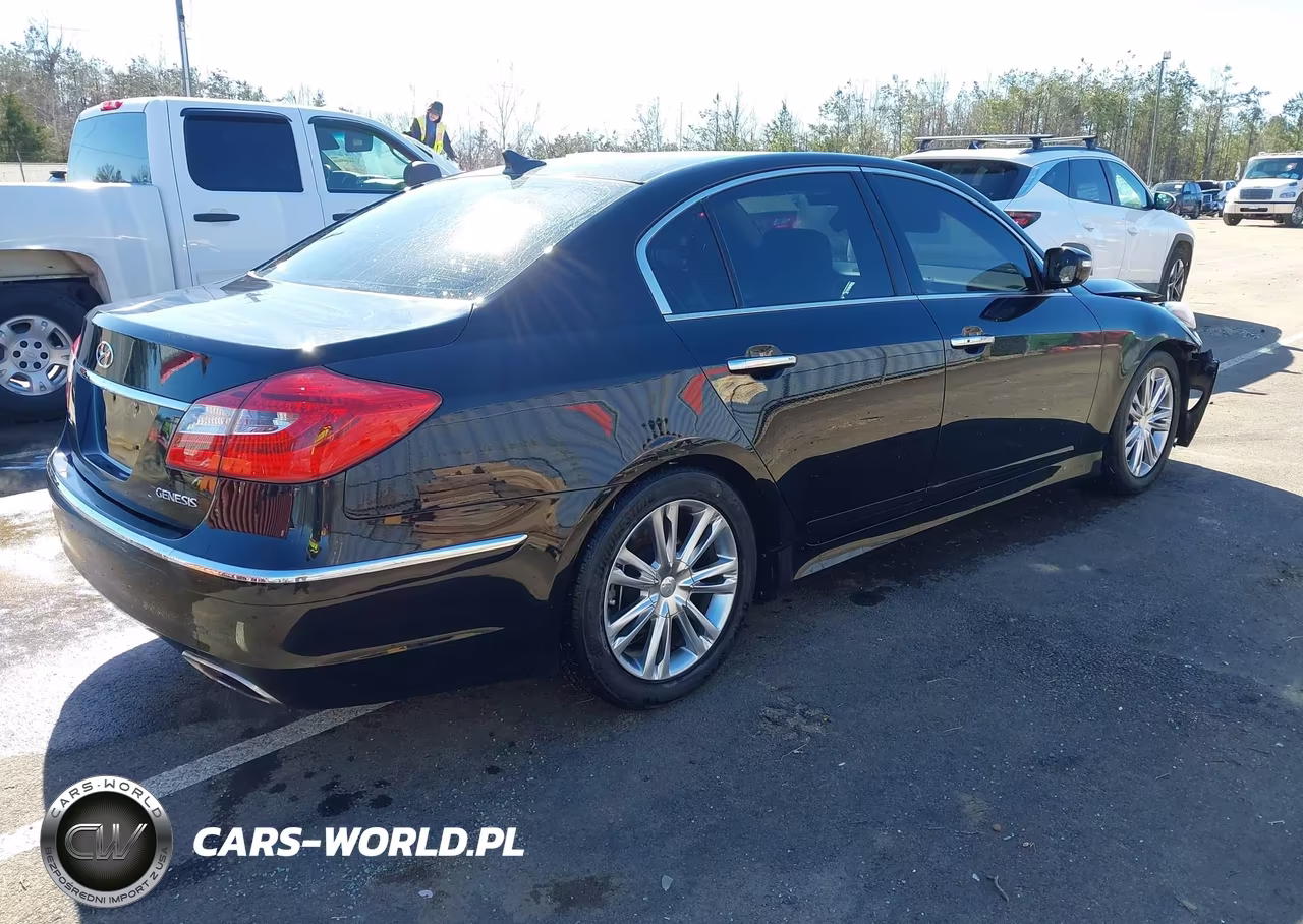 2013 Hyundai Genesis 3.8 VIN:KMHGC4DD5DU247700 - 4