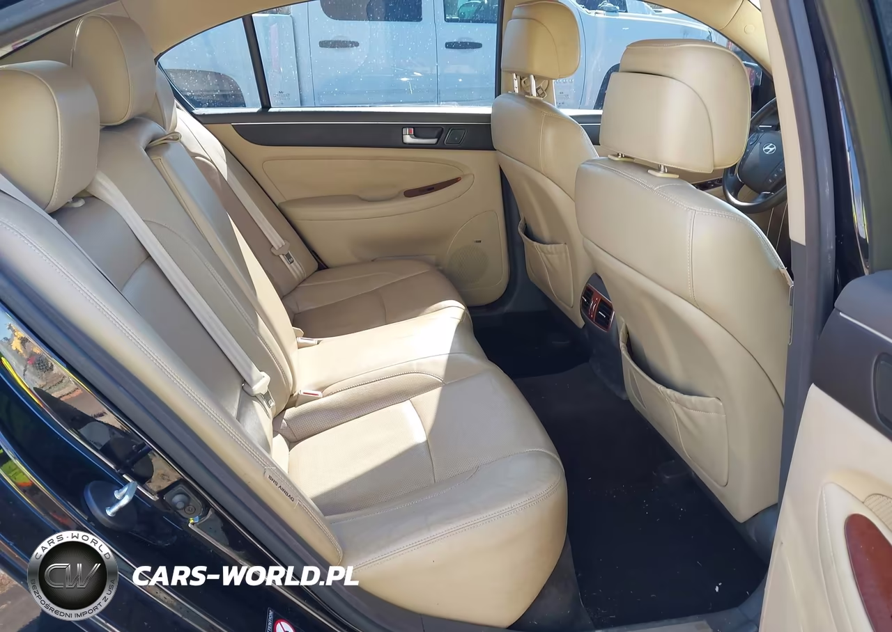 2013 Hyundai Genesis 3.8 VIN:KMHGC4DD5DU247700 - 8