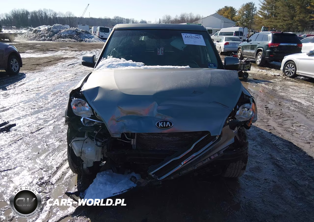 2013 Kia Soul + VIN:KNDJT2A63D7609655 - 13