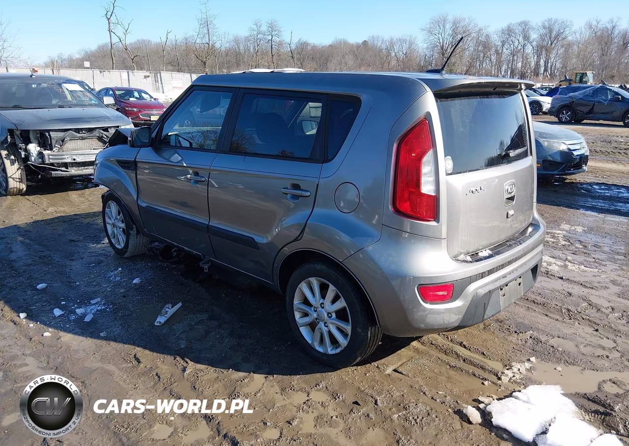 2013 Kia Soul + VIN:KNDJT2A63D7609655 - 3